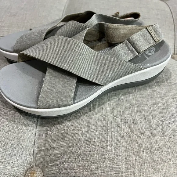 Clarks Cloud Steppers Women's Elegant Gray Sandals - Picture 2 of 4